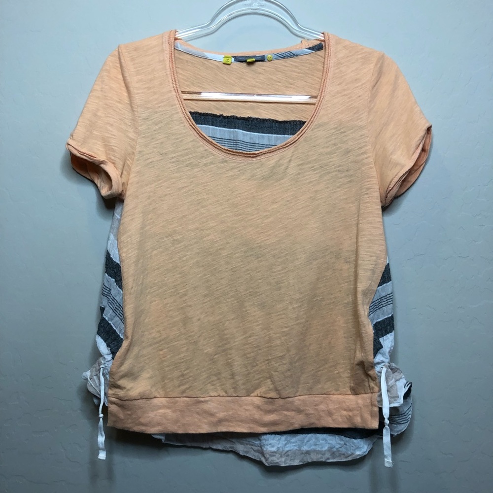 Anthropologie Little Yellow Button Peach T-shirt C